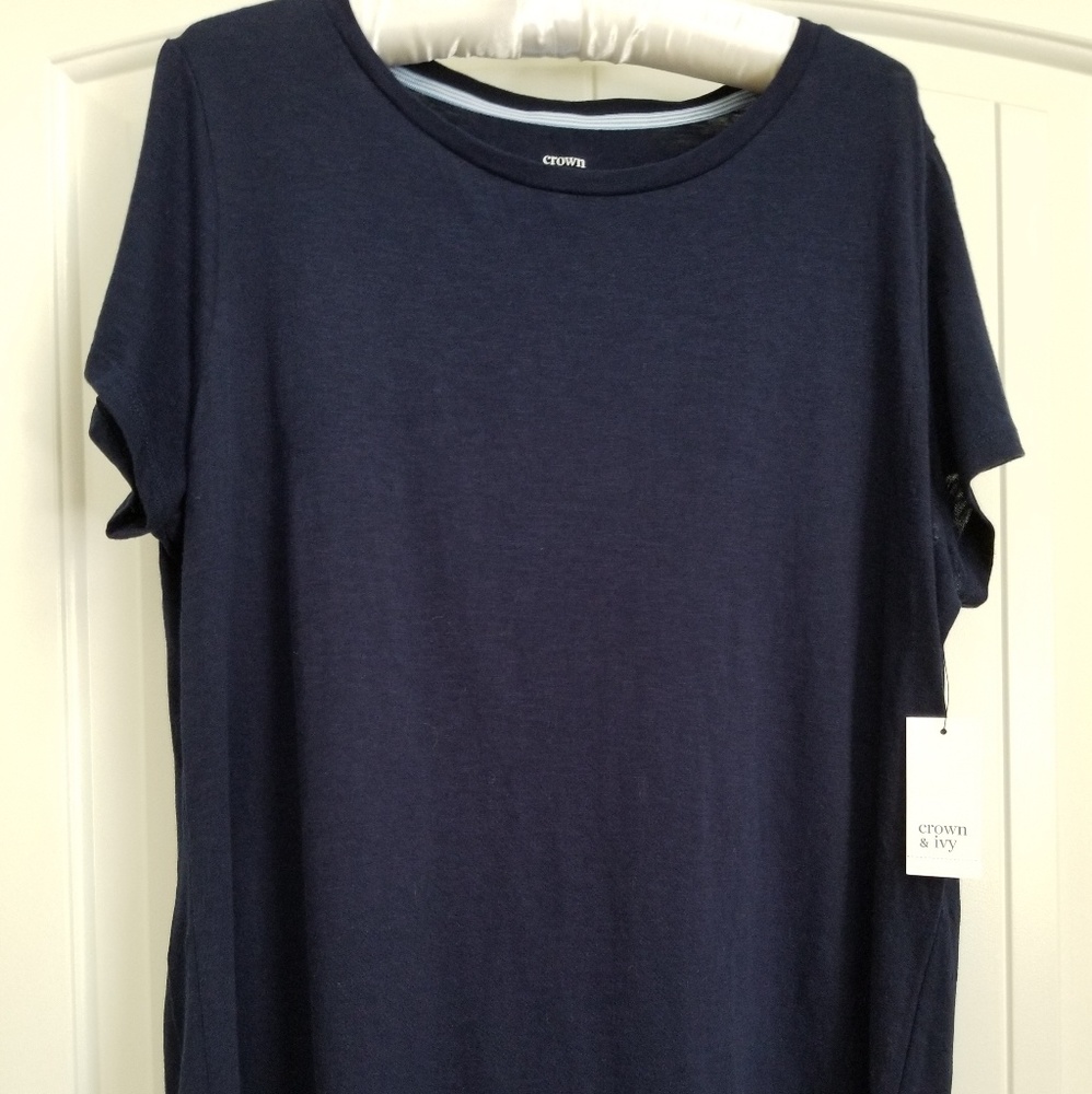 Crown & Ivy navy top